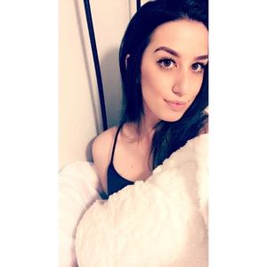 Meet your Posher, April